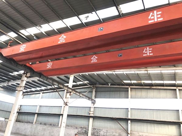 橋式起重機由哪些部分組成